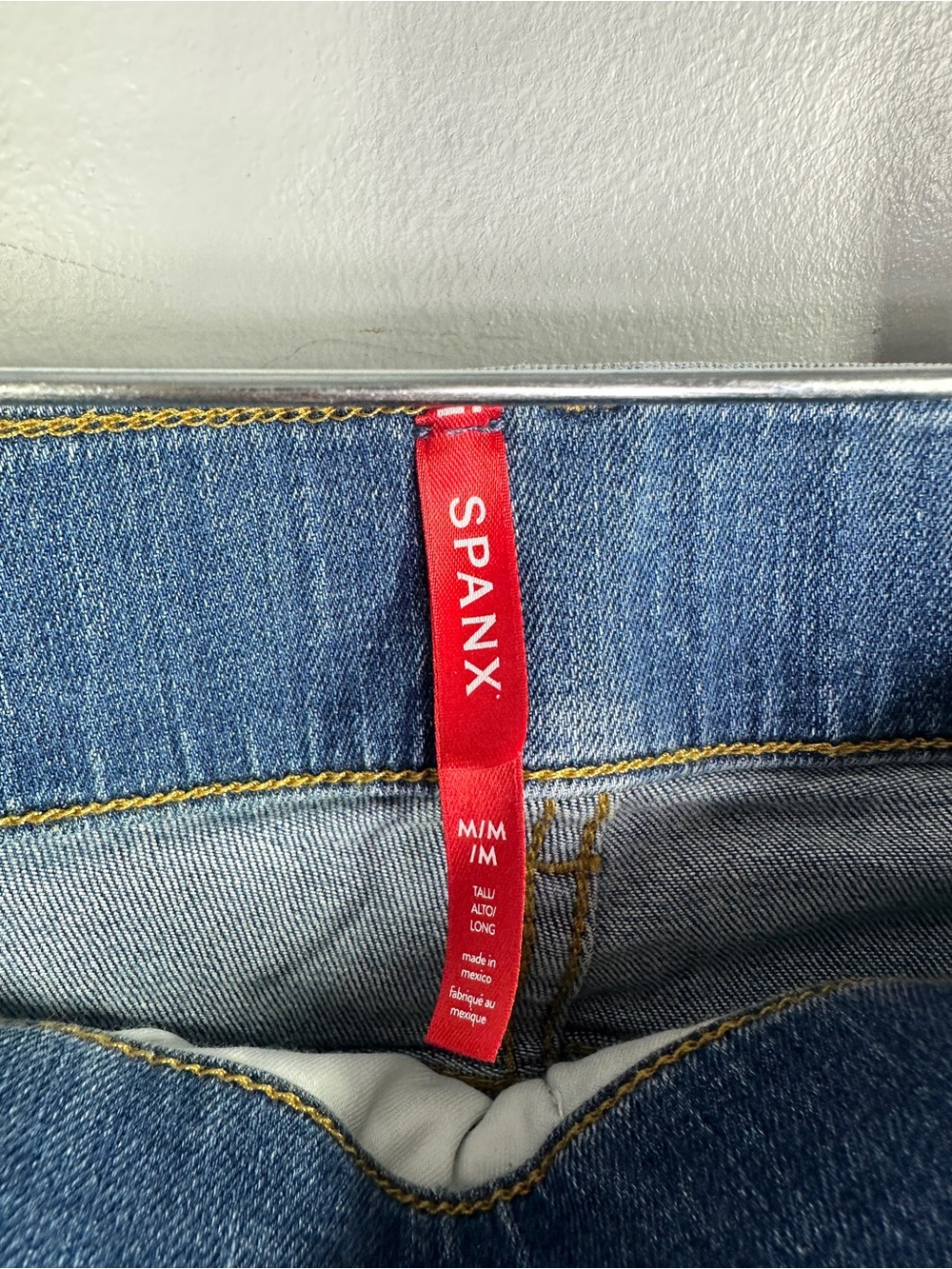 SPANX Every Wear Flare Jeans Vintage Indigo sz M - Picture 3 of 5